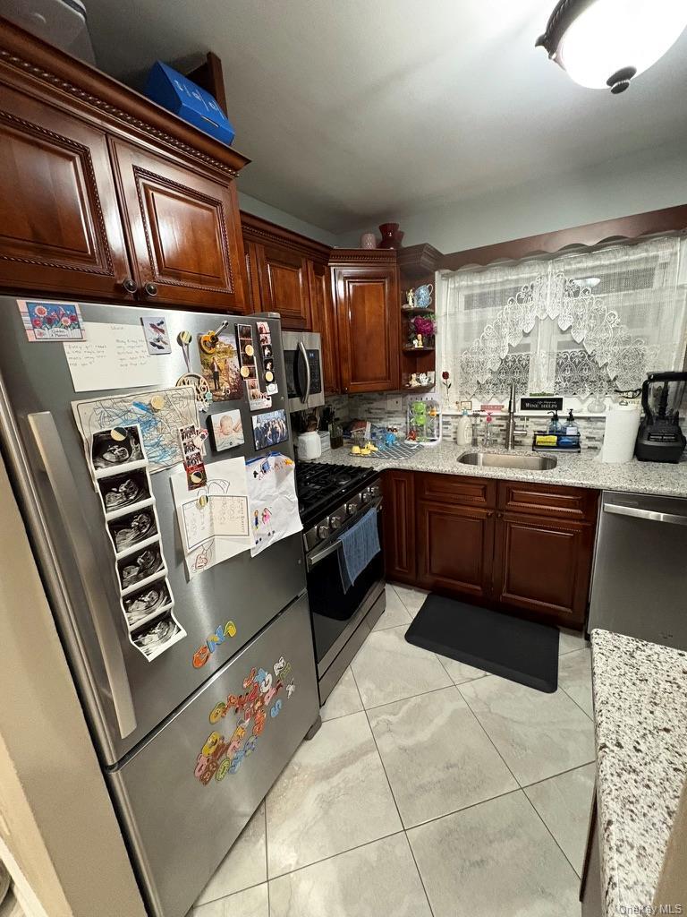 Single Family Vincent  Bronx, NY 10465, MLS-980632-3