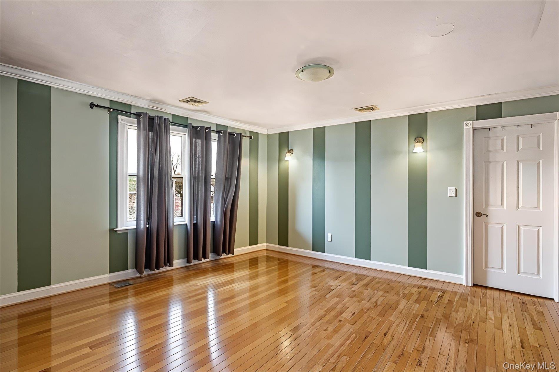 Single Family Beechwood  Nassau County, NY 11575, MLS-980636-20
