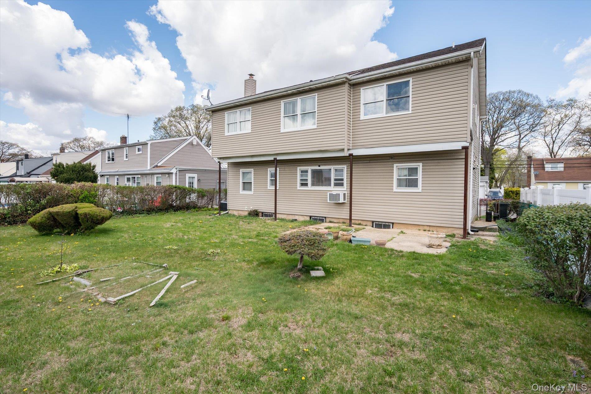 Single Family Beechwood  Nassau County, NY 11575, MLS-980636-25