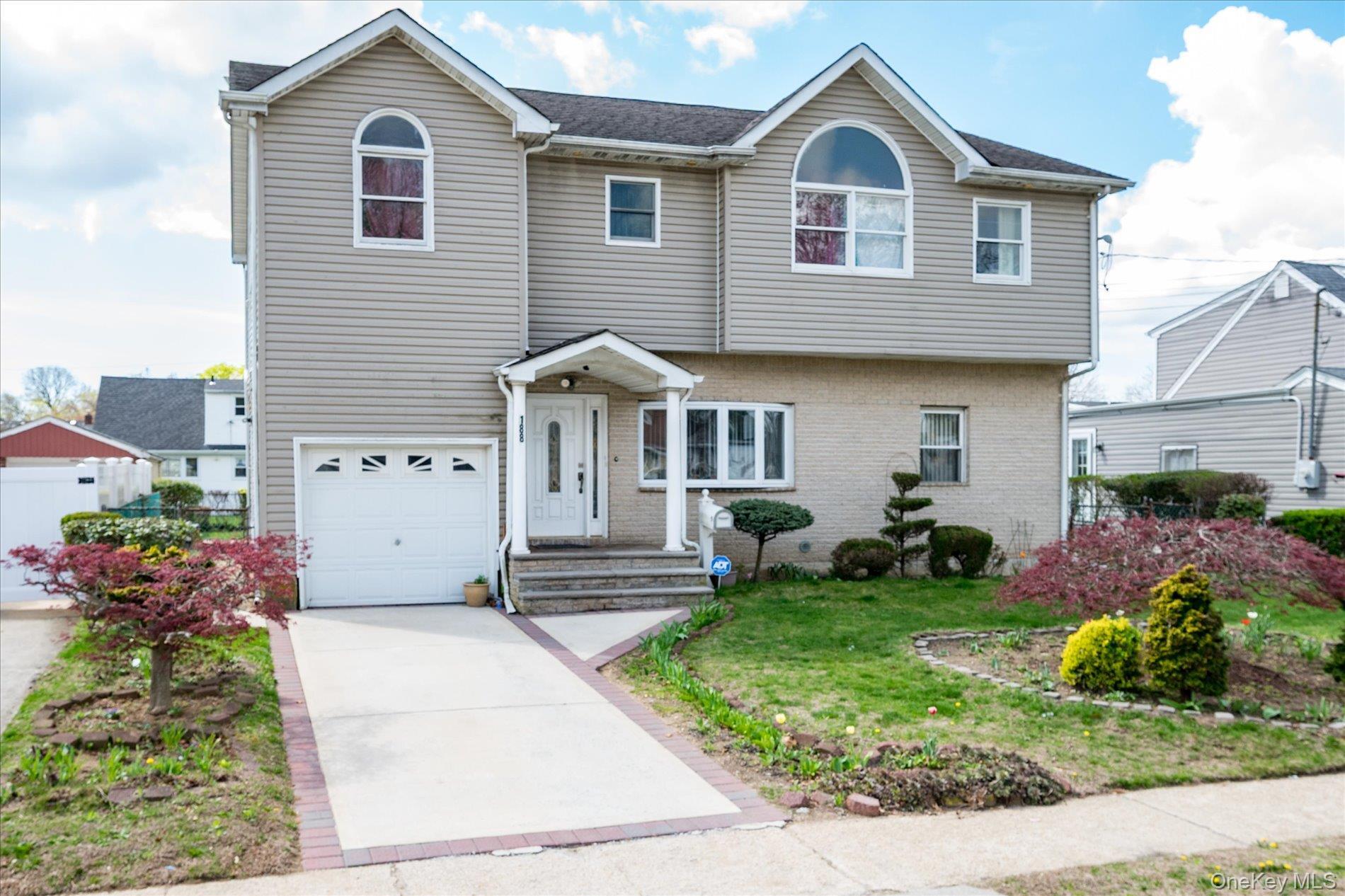 Single Family Beechwood  Nassau County, NY 11575, MLS-980636-3