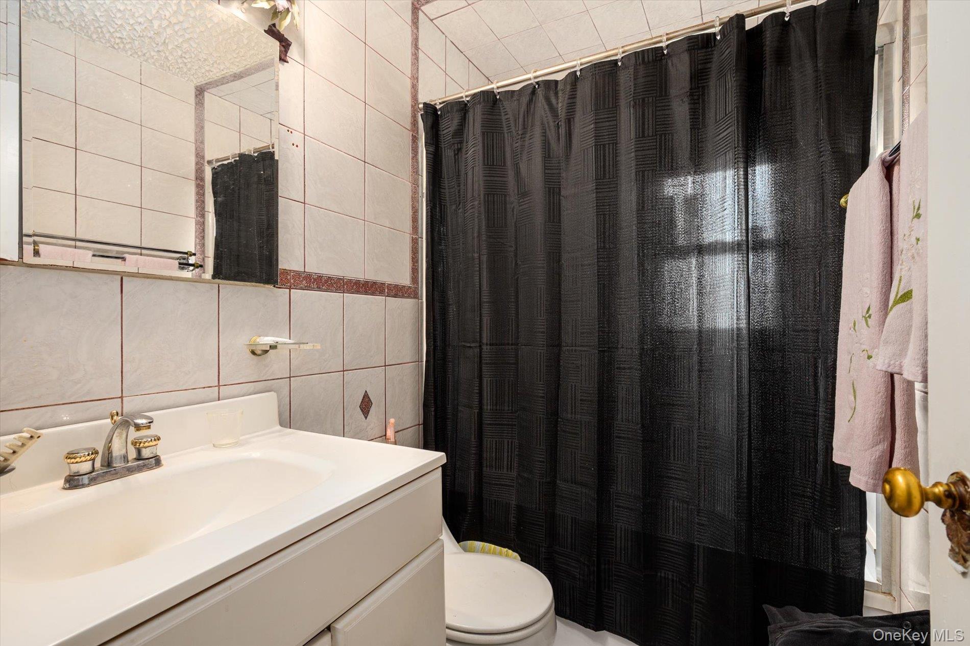 Single Family Beechwood  Nassau County, NY 11575, MLS-980636-7