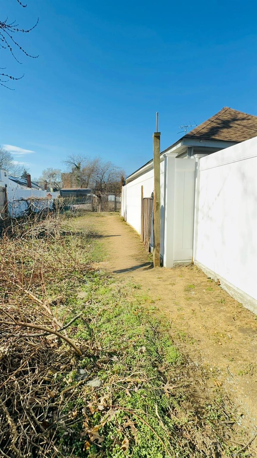 Land Avenue Avenue  Queens, NY 11434, MLS-980640-4