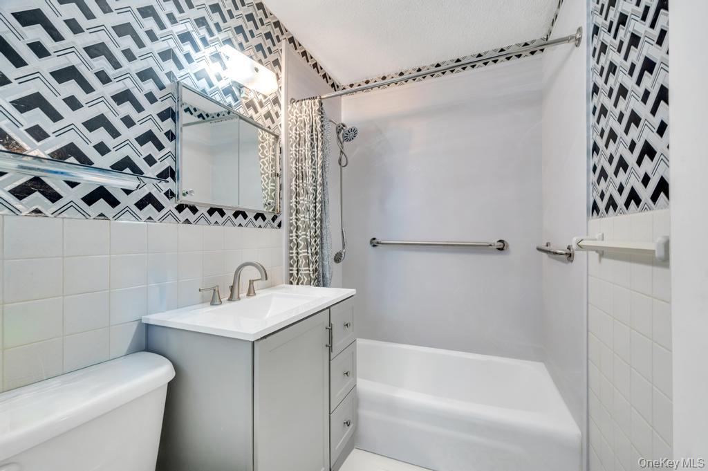 Coop 54th St  Queens, NY 11377, MLS-980641-11