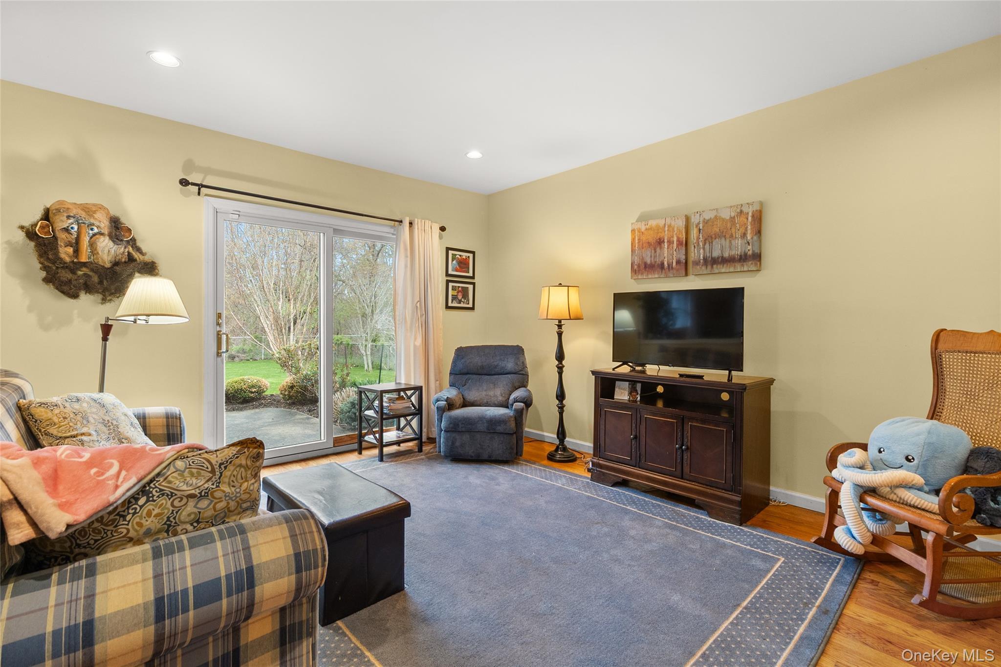 Single Family Thompson  Suffolk County, NY 11706, MLS-980667-10
