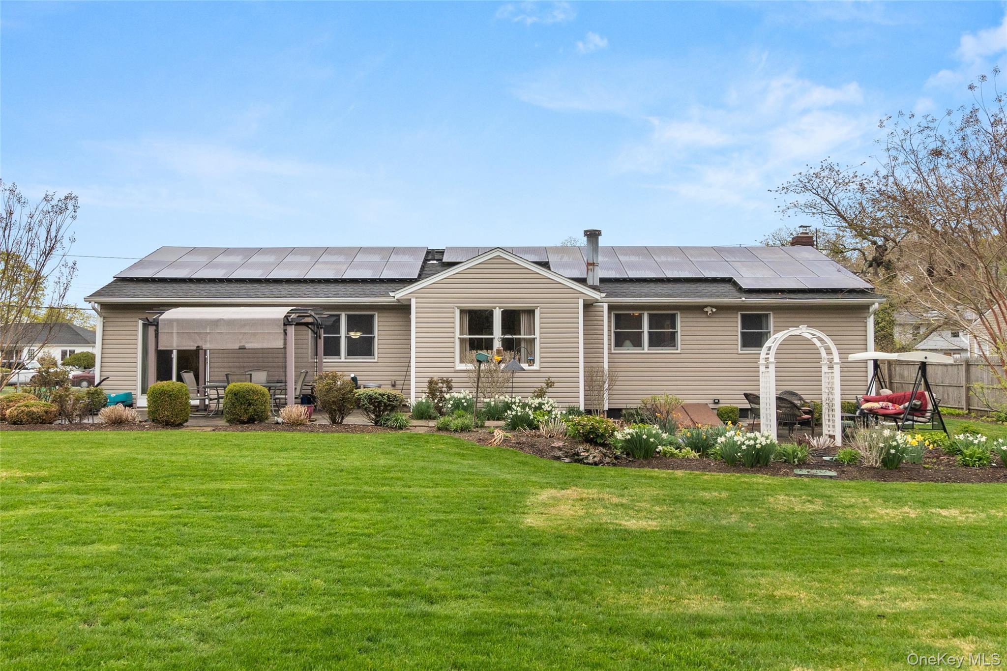 Single Family Thompson  Suffolk County, NY 11706, MLS-980667-24