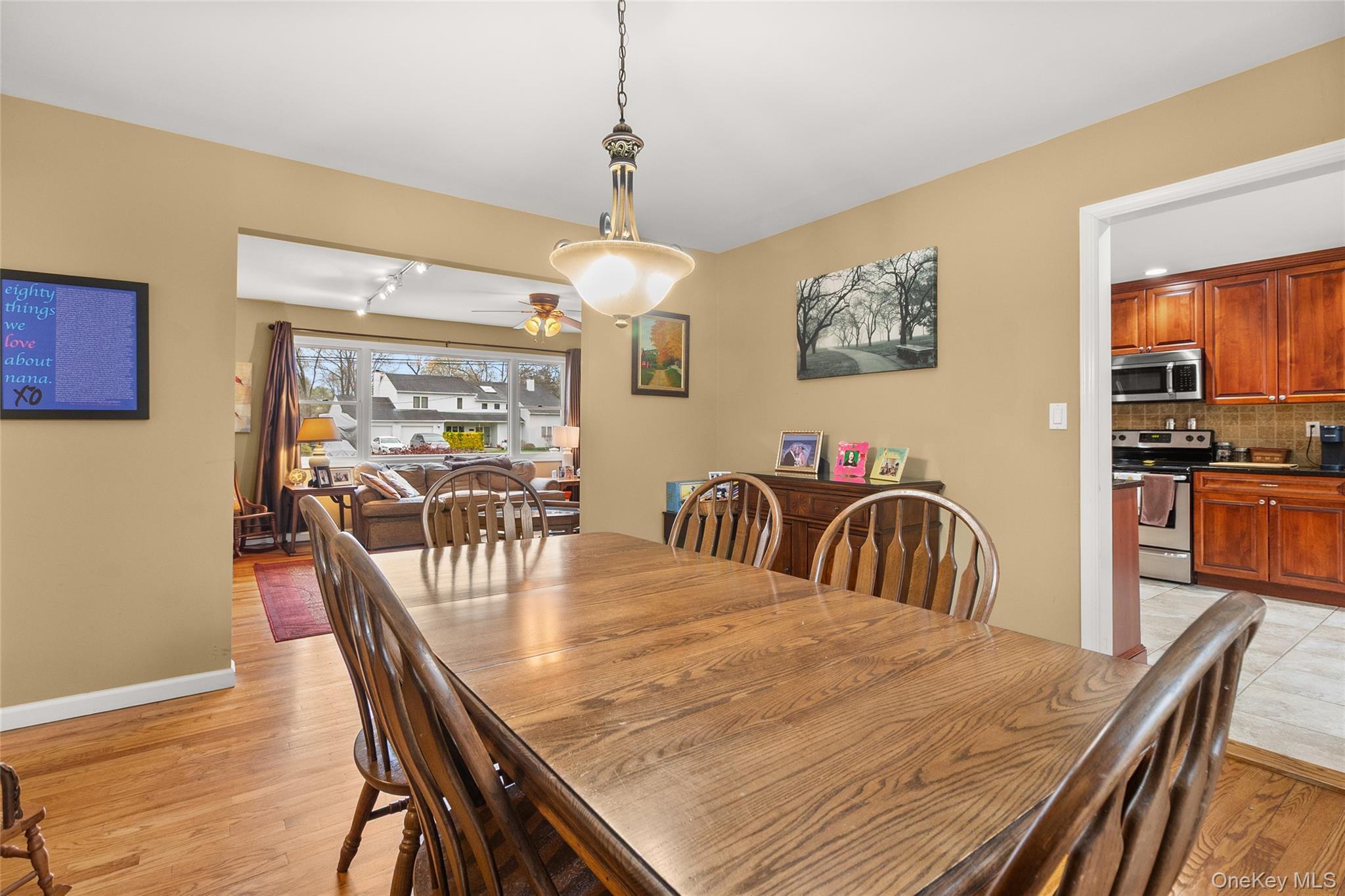 Single Family Thompson  Suffolk County, NY 11706, MLS-980667-9