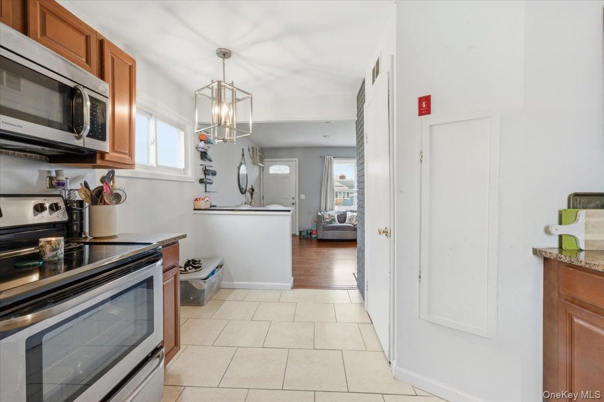 Single Family Grant  Nassau County, NY 11520, MLS-980681-10