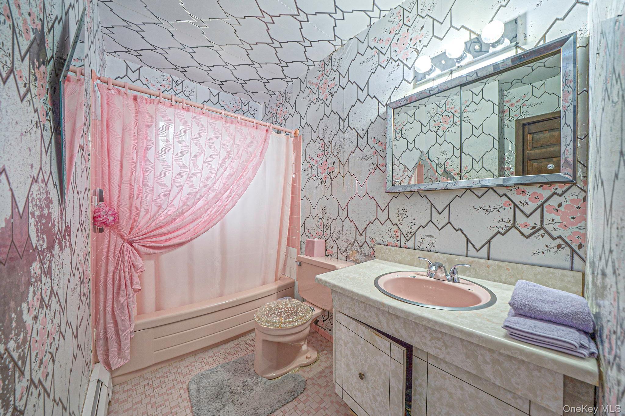 Single Family Oatley  Suffolk County, NY 11725, MLS-980700-12