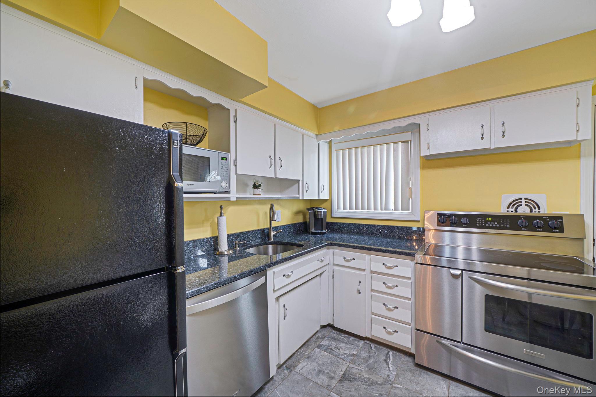 Single Family Oatley  Suffolk County, NY 11725, MLS-980700-18