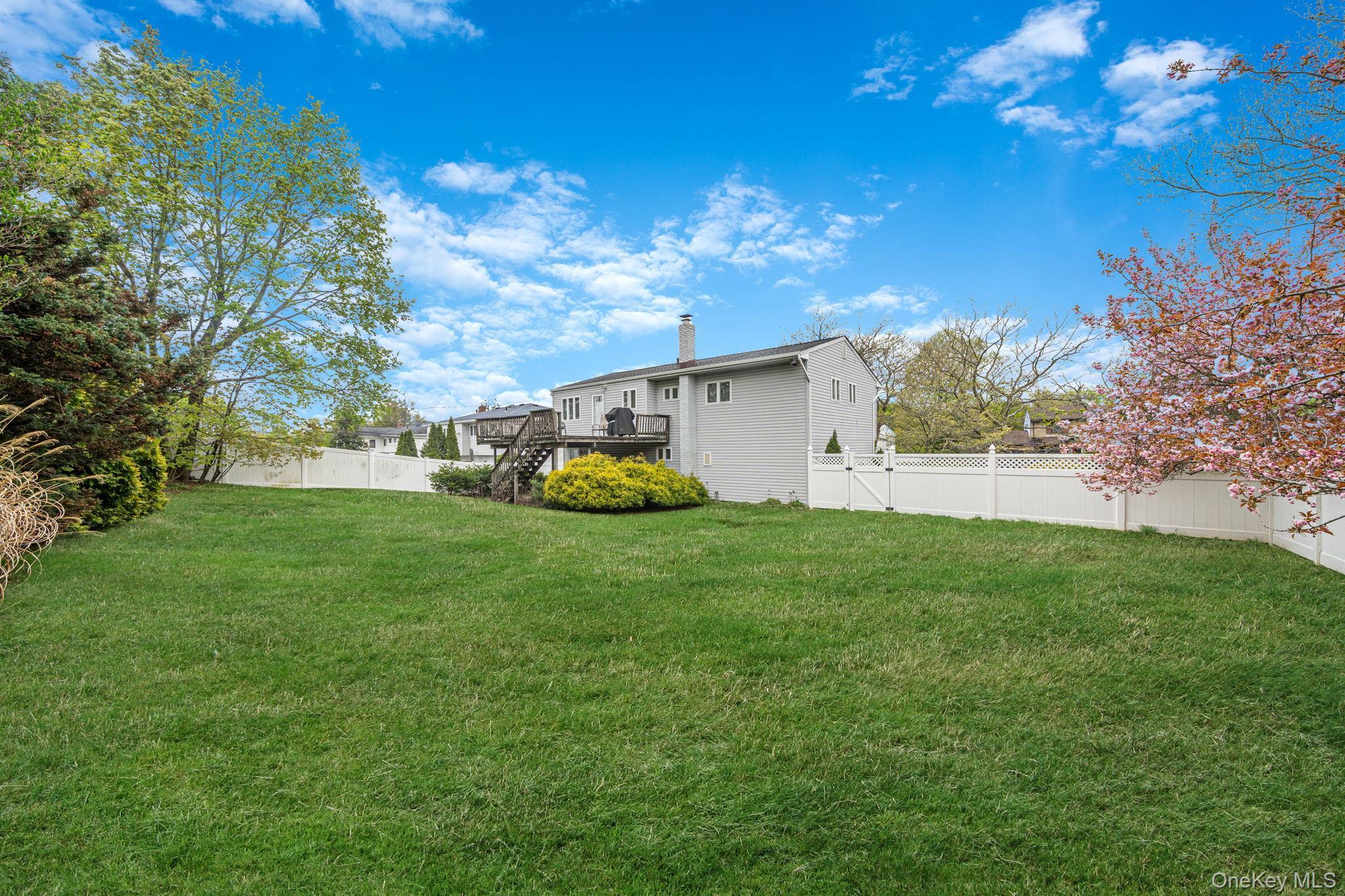 Single Family Oatley  Suffolk County, NY 11725, MLS-980700-5