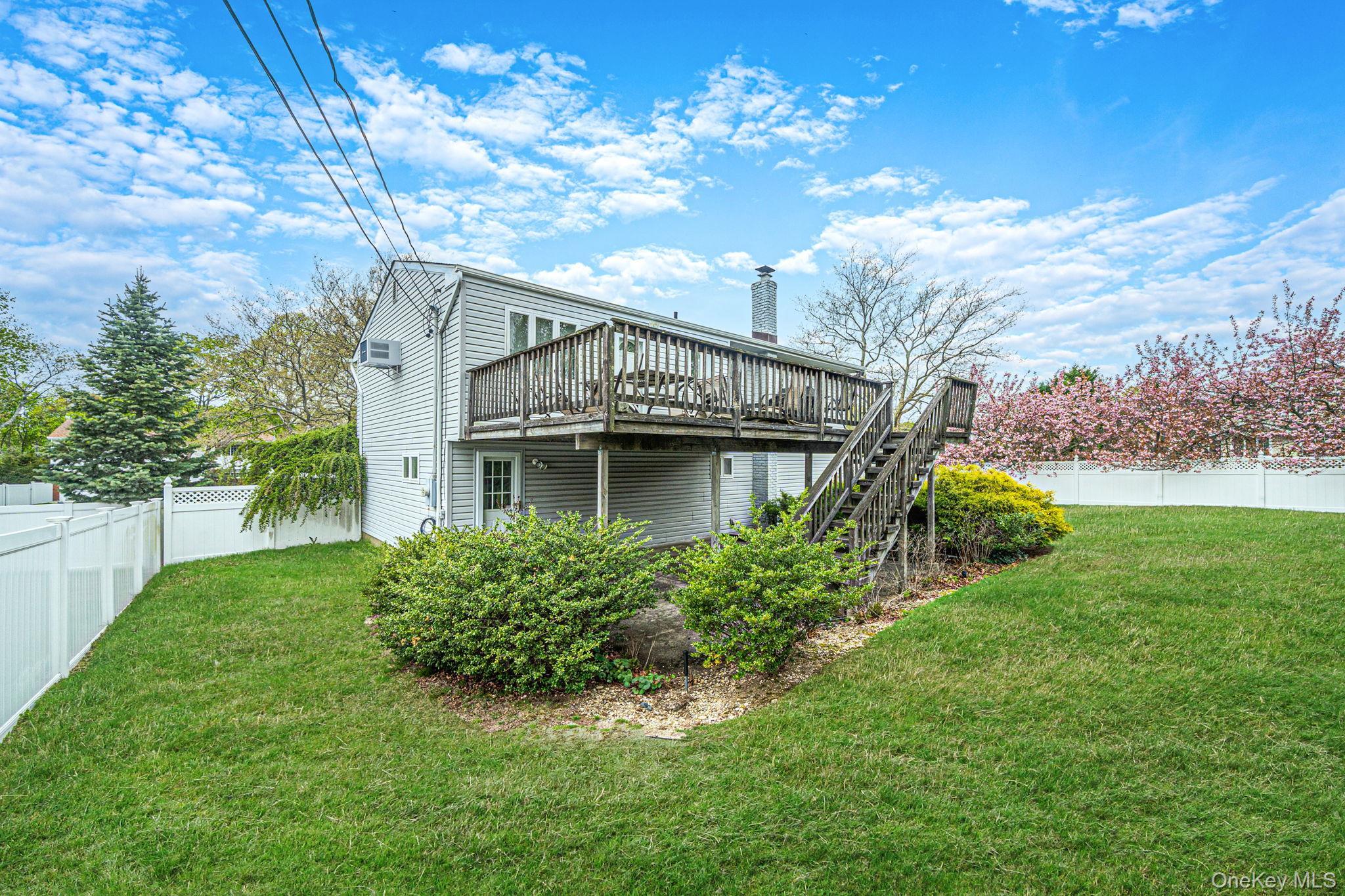 Single Family Oatley  Suffolk County, NY 11725, MLS-980700-7