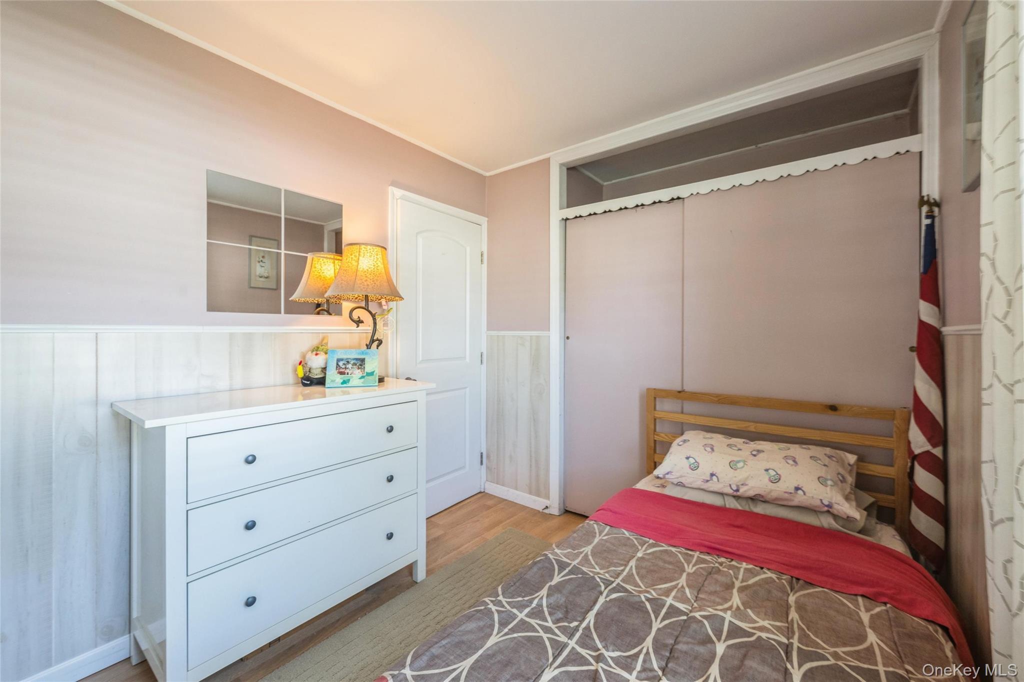 Single Family Spool  Nassau County, NY 11756, MLS-980722-10