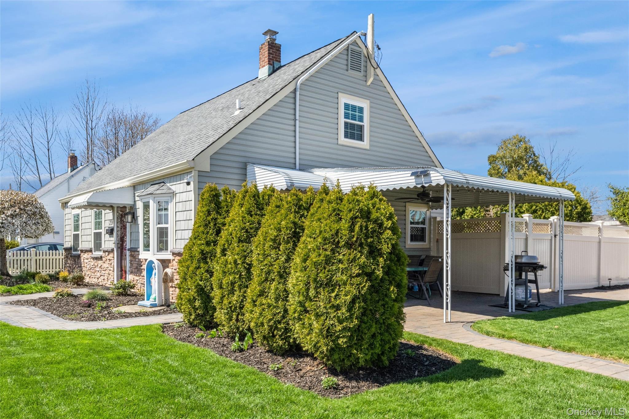 Single Family Spool  Nassau County, NY 11756, MLS-980722-2