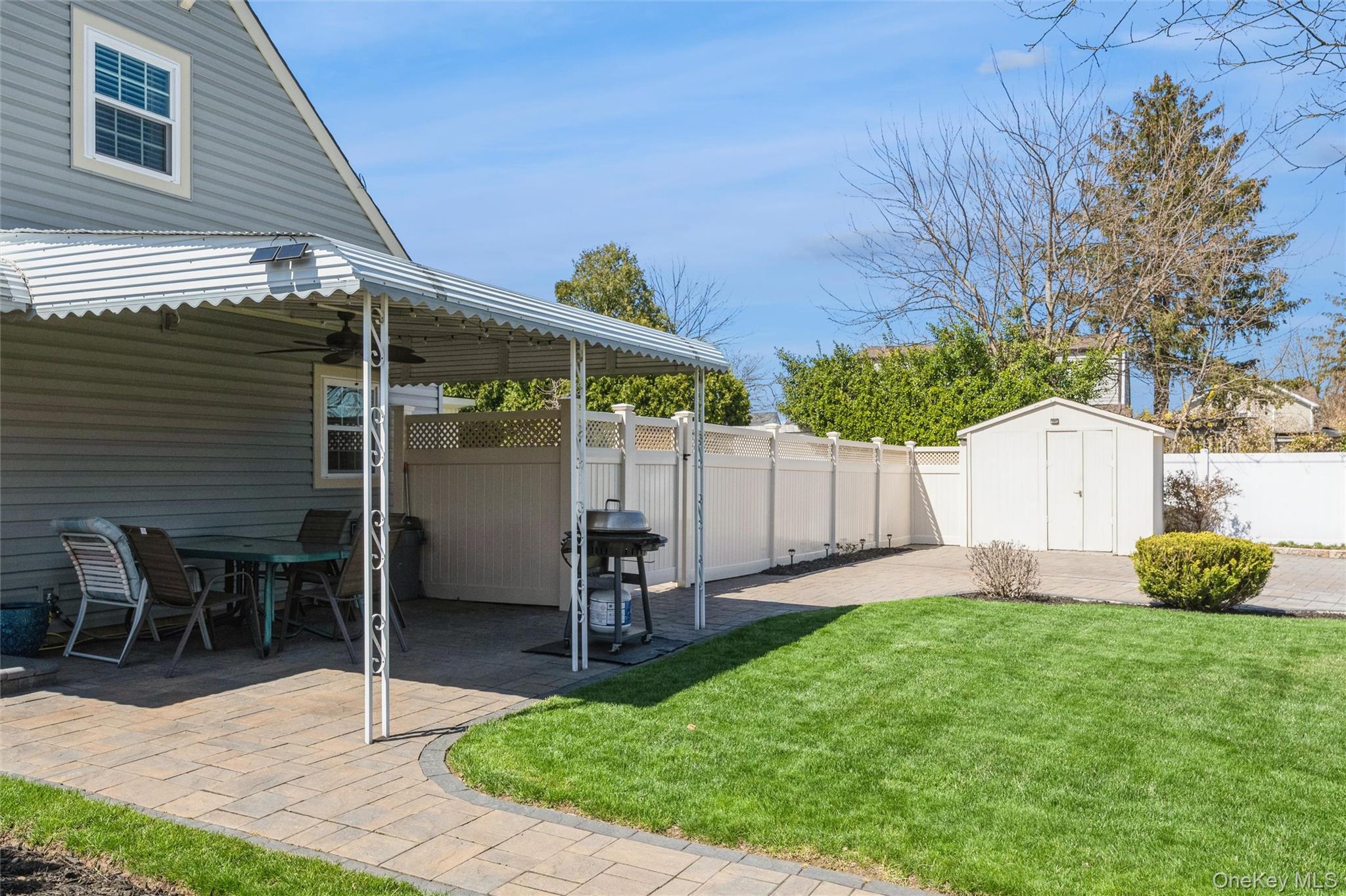 Single Family Spool  Nassau County, NY 11756, MLS-980722-3