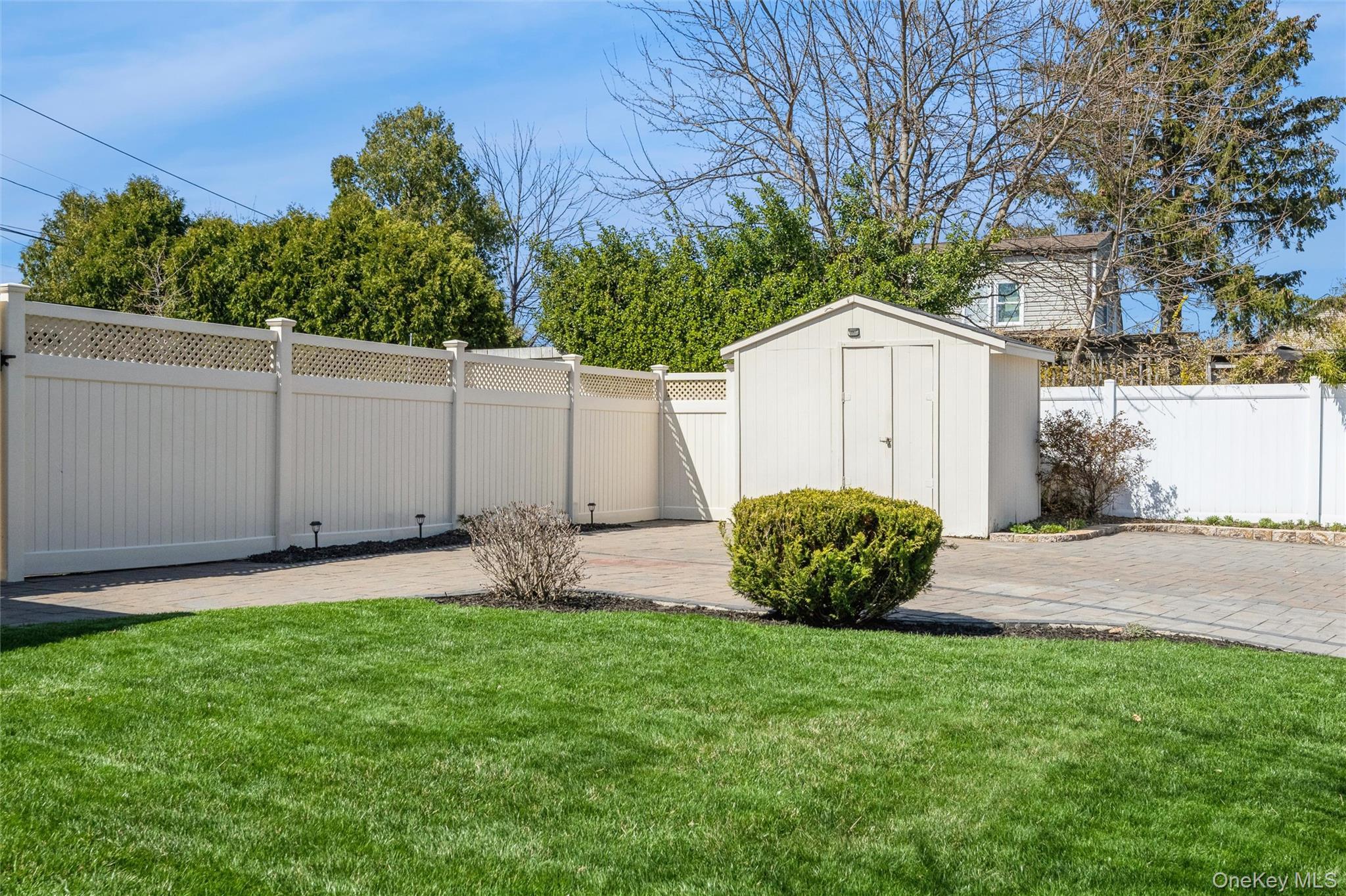 Single Family Spool  Nassau County, NY 11756, MLS-980722-4