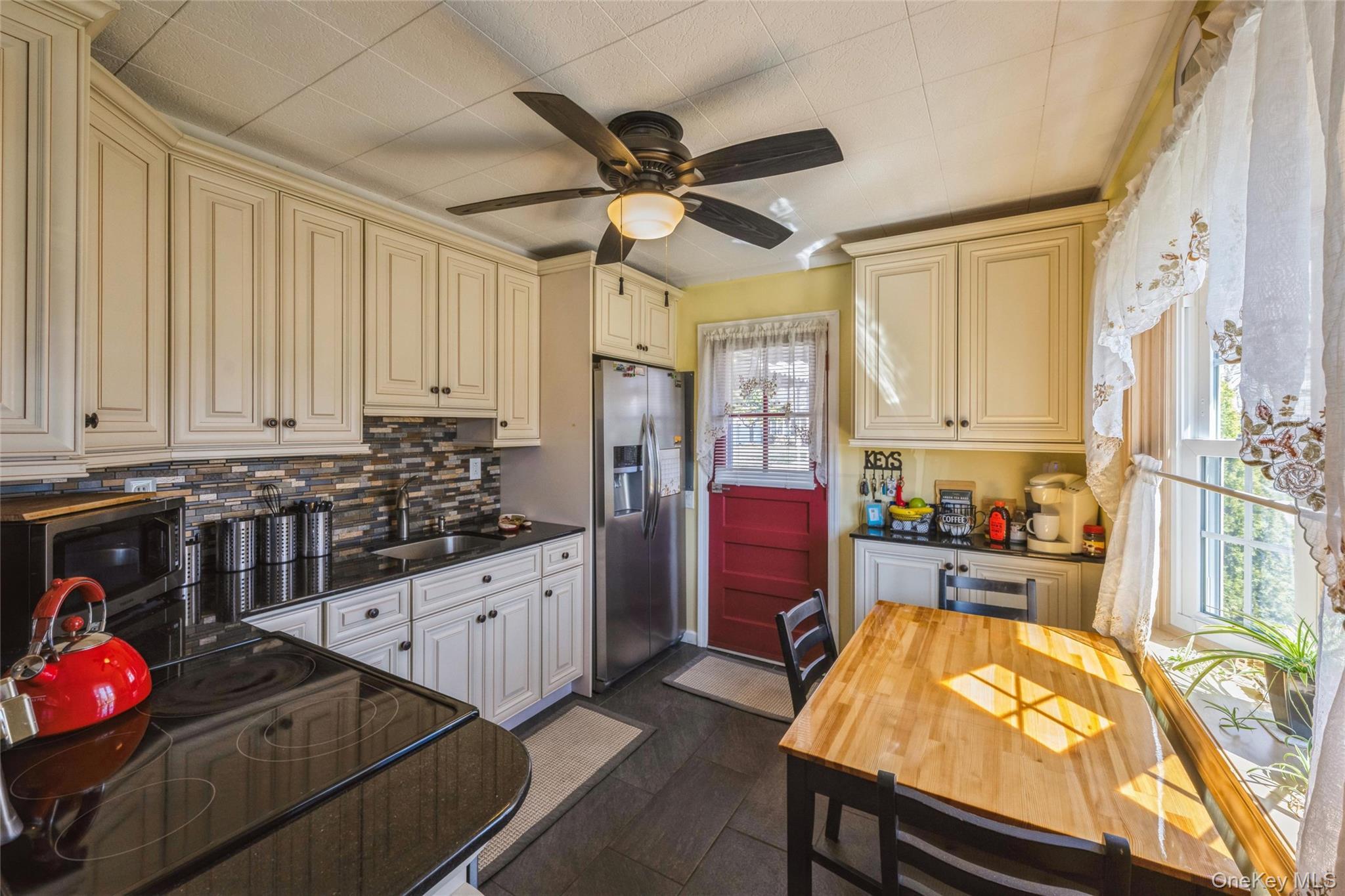 Single Family Spool  Nassau County, NY 11756, MLS-980722-5