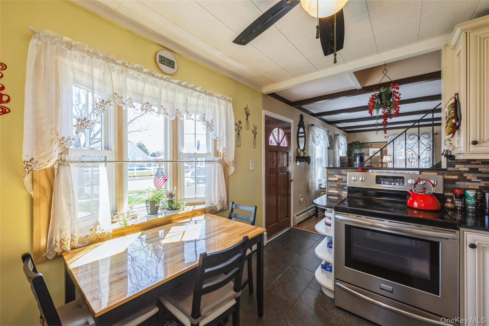 Single Family Spool  Nassau County, NY 11756, MLS-980722-6