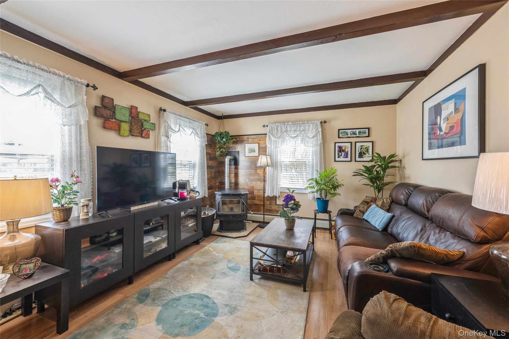 Single Family Spool  Nassau County, NY 11756, MLS-980722-8