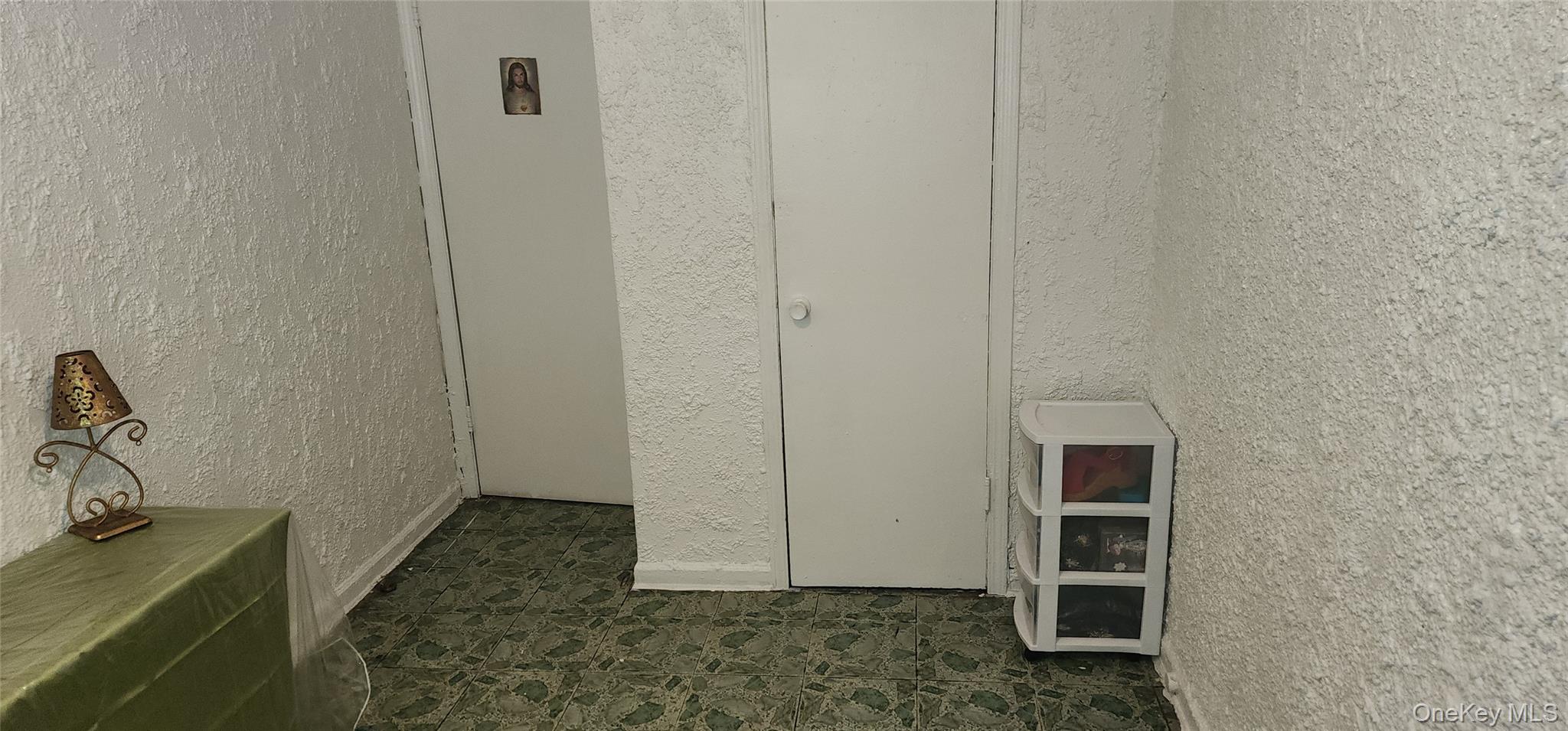 Single Family Howe  Bronx, NY 10473, MLS-980771-21