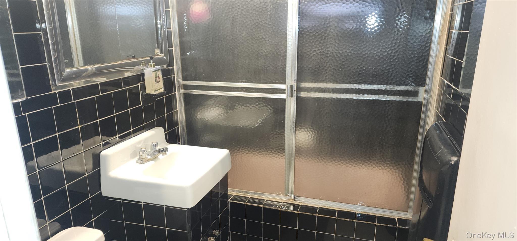 Single Family Howe  Bronx, NY 10473, MLS-980771-26