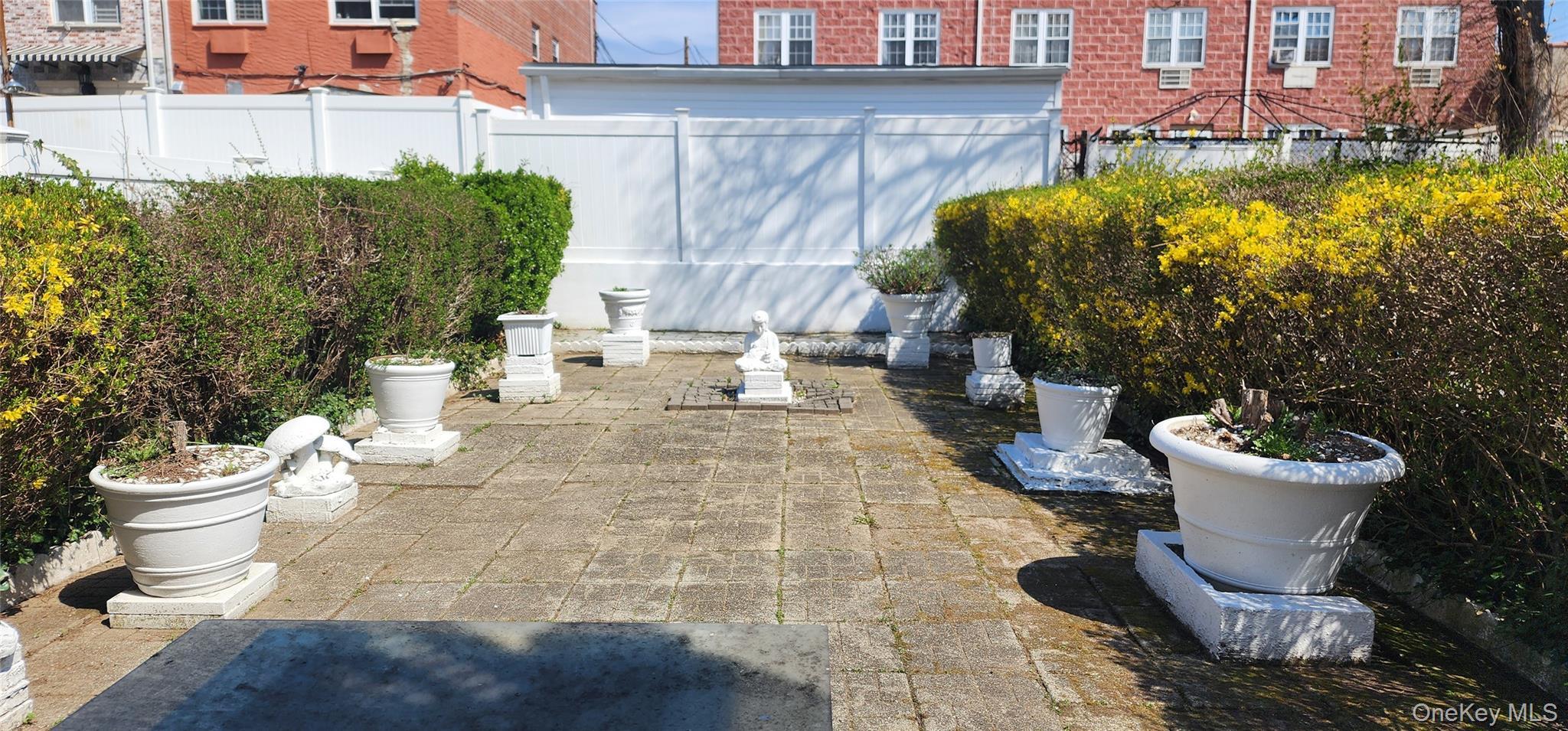 Single Family Howe  Bronx, NY 10473, MLS-980771-31