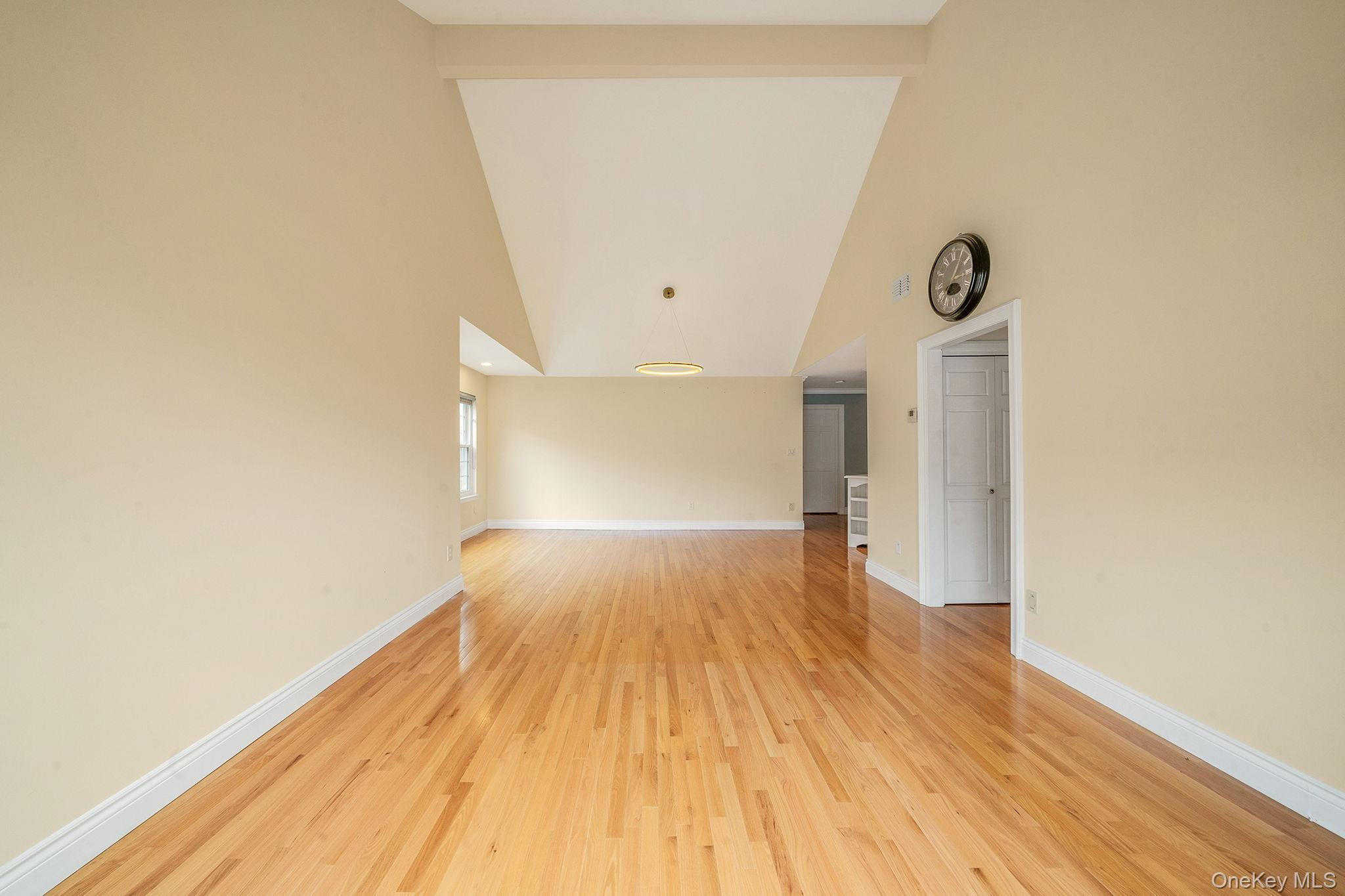 Condo Greenmeadow  Suffolk County, NY 11702, MLS-980786-11