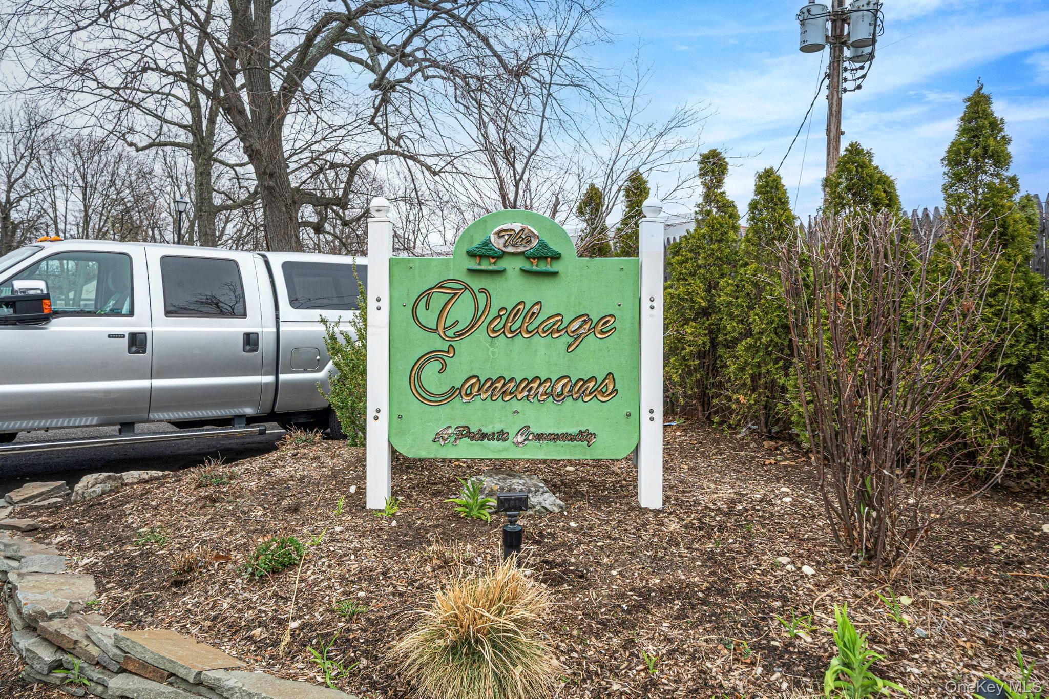 Condo Greenmeadow  Suffolk County, NY 11702, MLS-980786-26