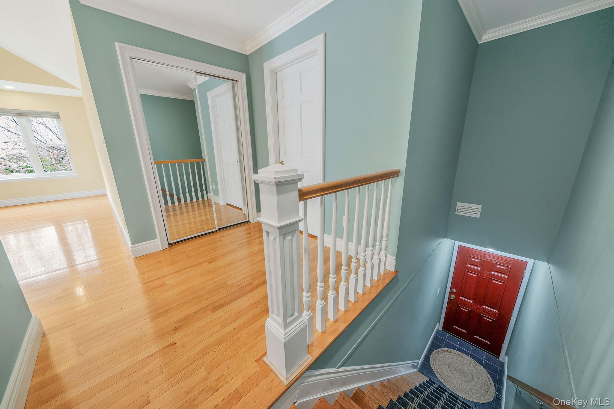 Condo Greenmeadow  Suffolk County, NY 11702, MLS-980786-3