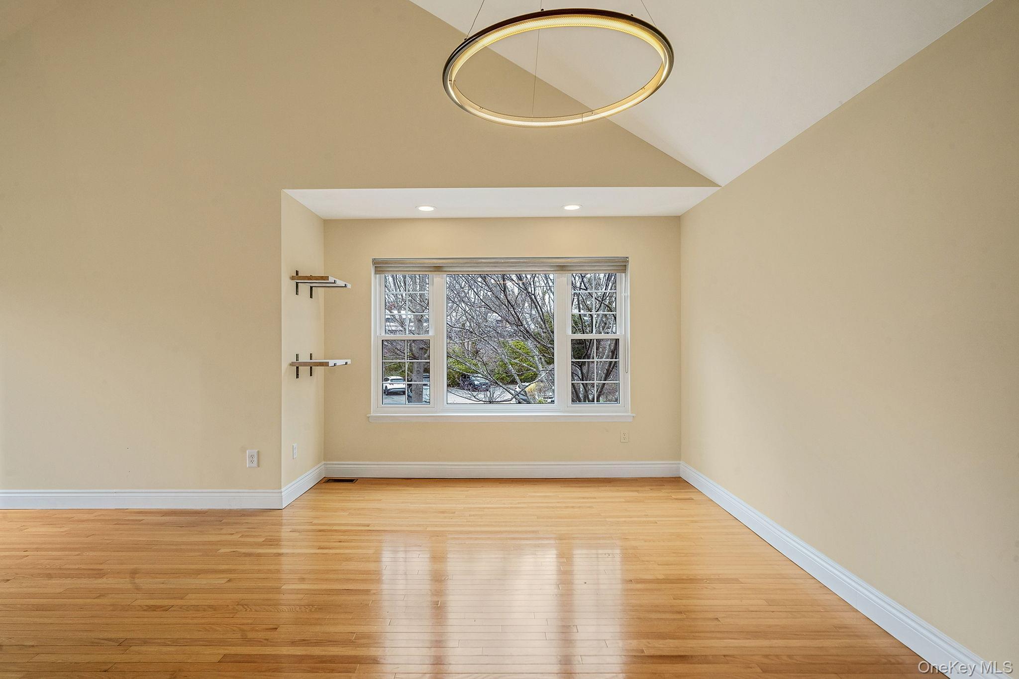 Condo Greenmeadow  Suffolk County, NY 11702, MLS-980786-5