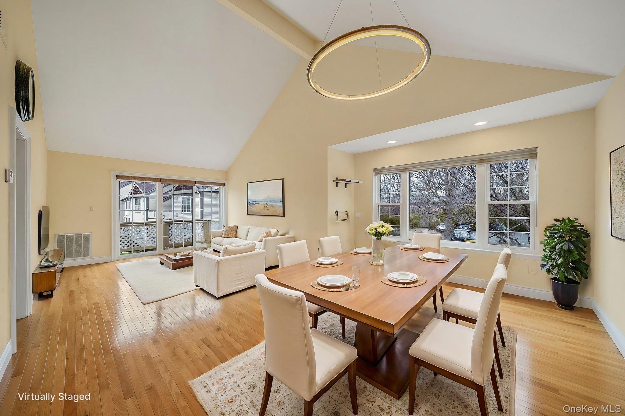 Condo Greenmeadow  Suffolk County, NY 11702, MLS-980786-6