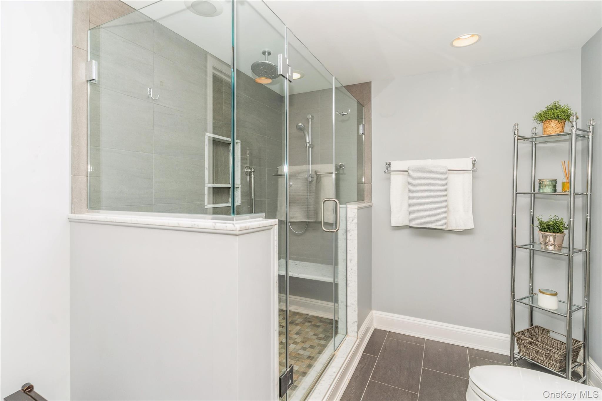 Condo Cherry Valley  Nassau County, NY 11530, MLS-980797-15