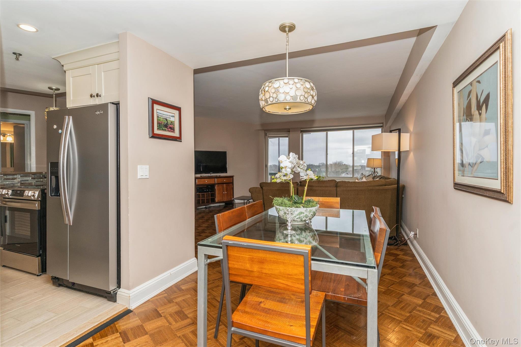 Condo Cherry Valley  Nassau County, NY 11530, MLS-980797-6