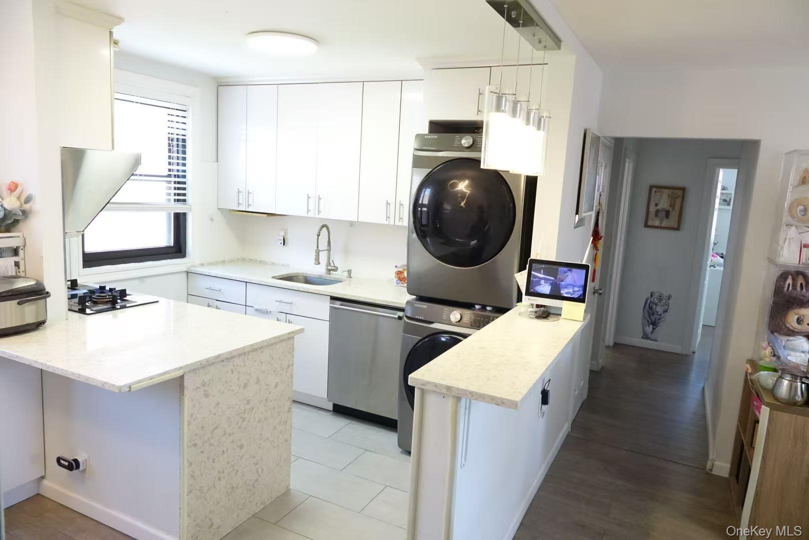 Coop 57 Dr  Queens, NY 11362, MLS-980798-5