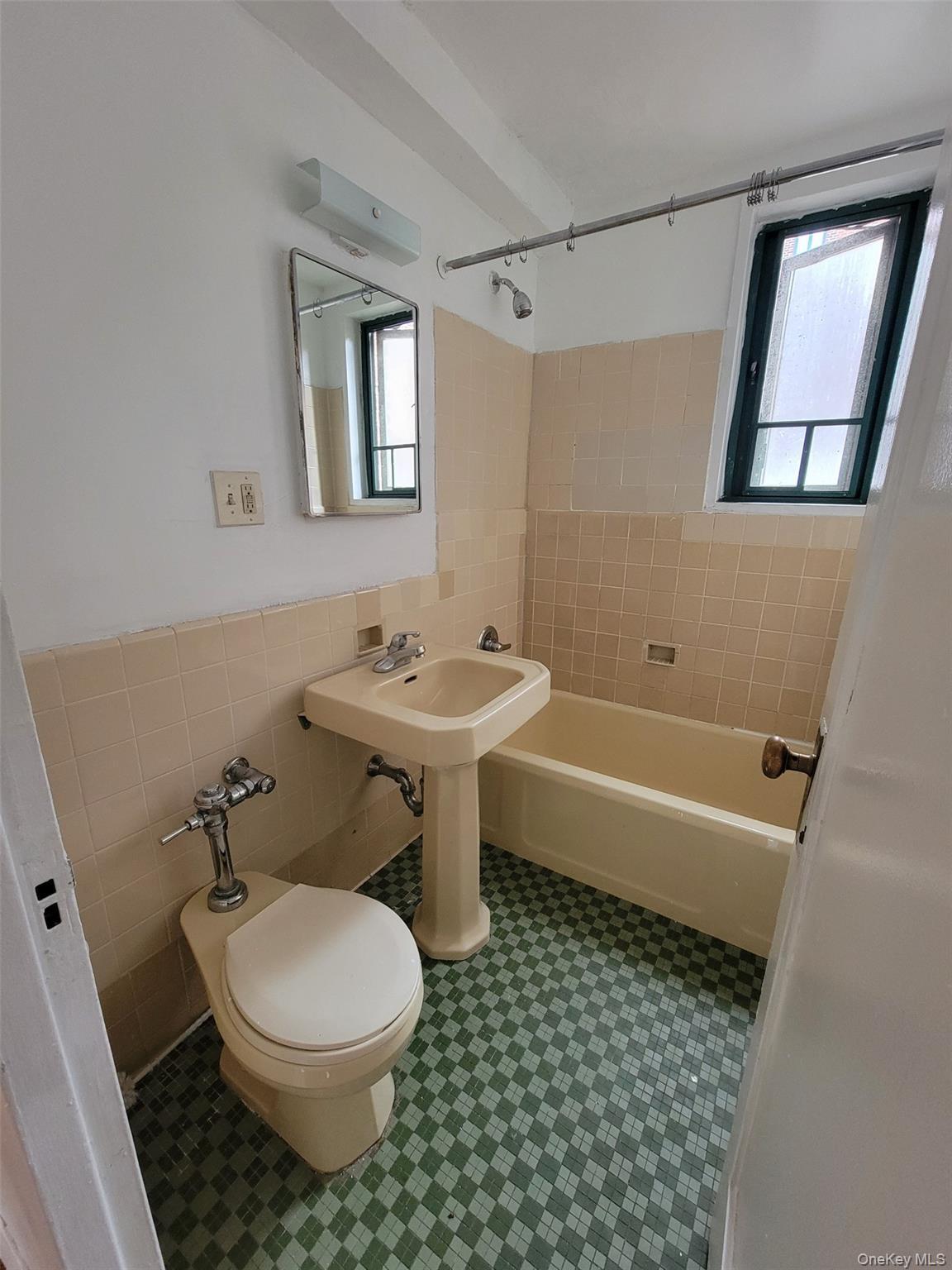 Condo Tremont Bronx, NY 10462, MLS-980807-8