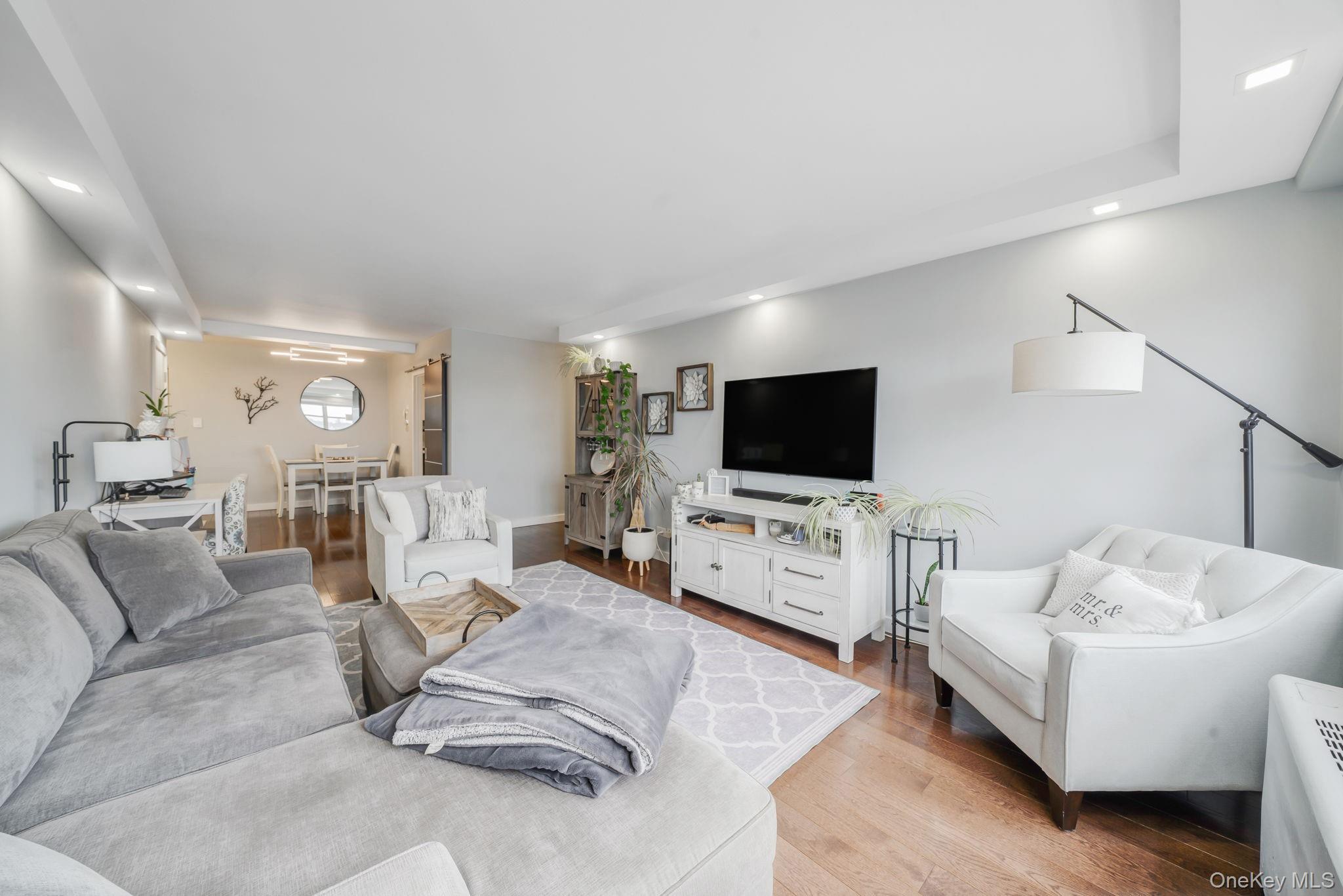 Coop 66th  Queens, NY 11375, MLS-980809-11