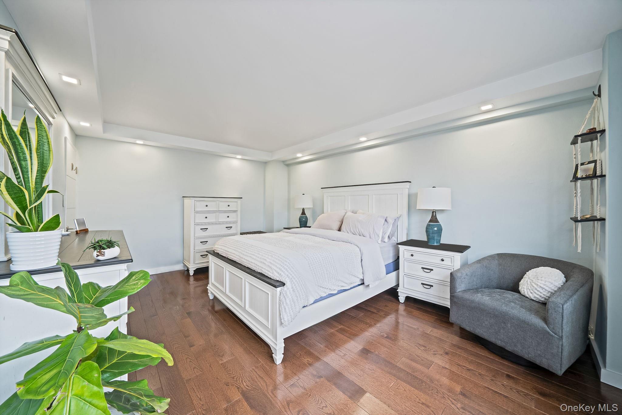 Coop 66th  Queens, NY 11375, MLS-980809-13