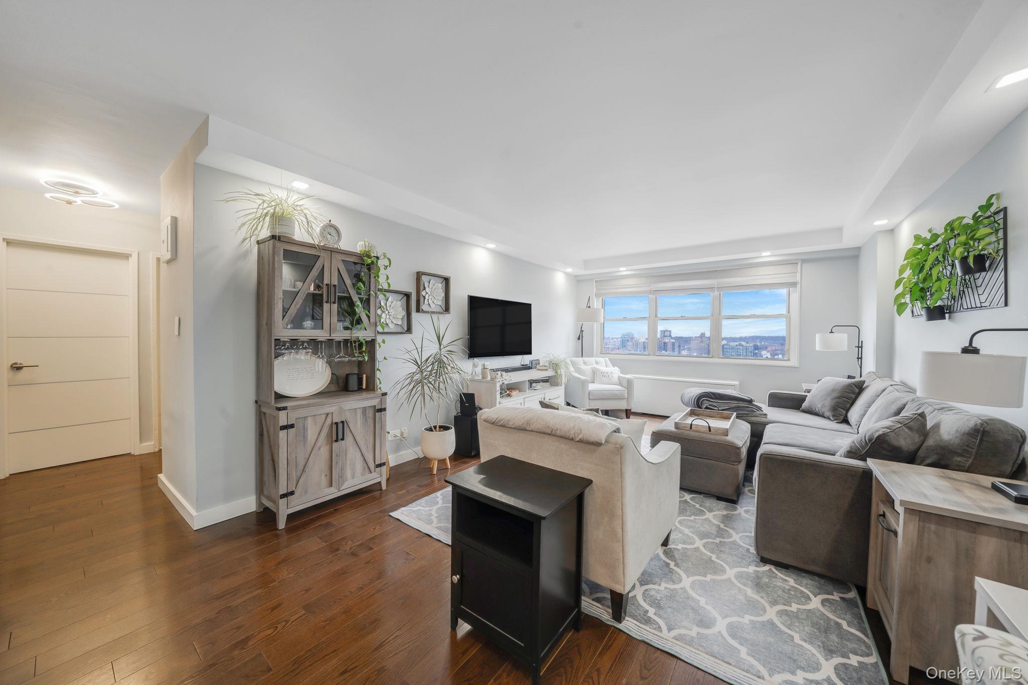 Coop 66th  Queens, NY 11375, MLS-980809-9