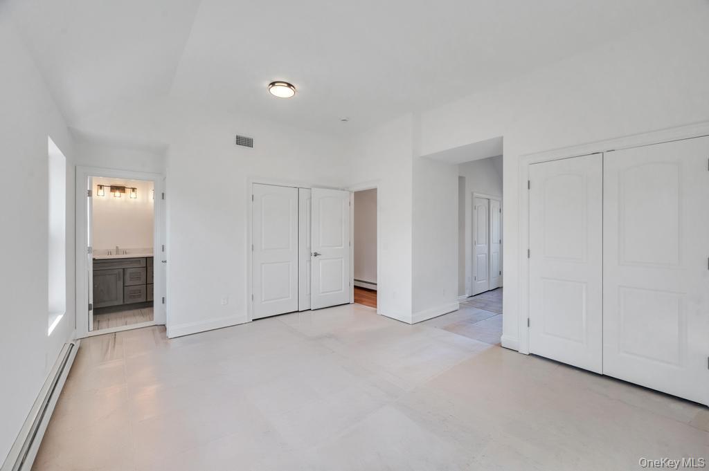 Single Family Starlight  Suffolk County, NY 11967, MLS-980842-28