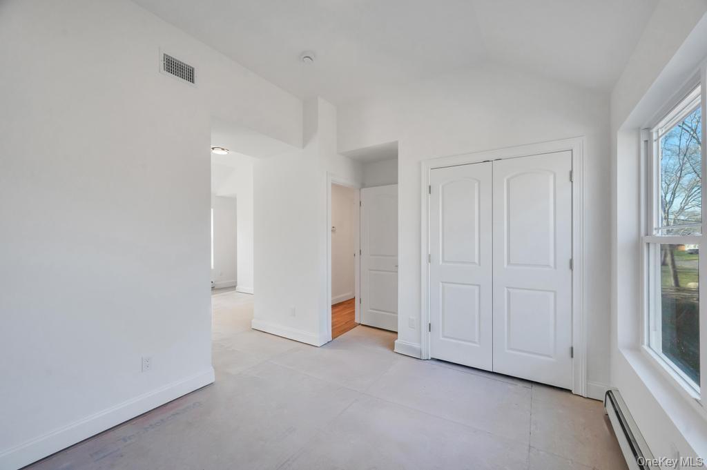 Single Family Starlight  Suffolk County, NY 11967, MLS-980842-32