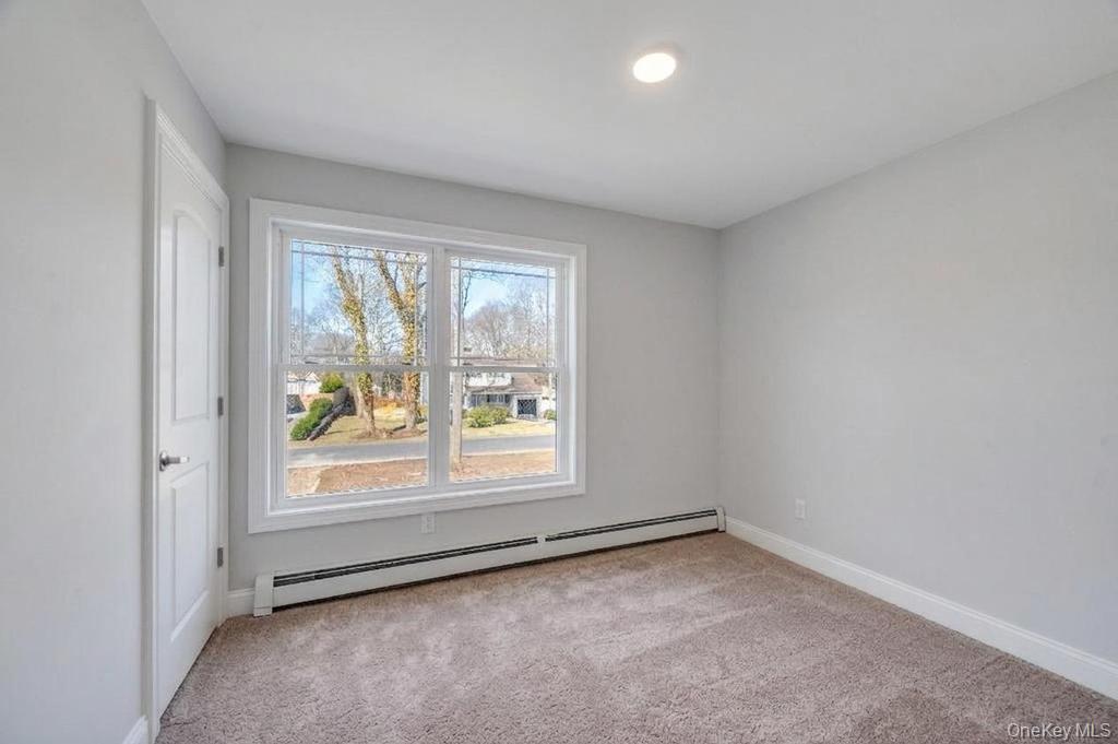 Single Family Starlight  Suffolk County, NY 11967, MLS-980842-38