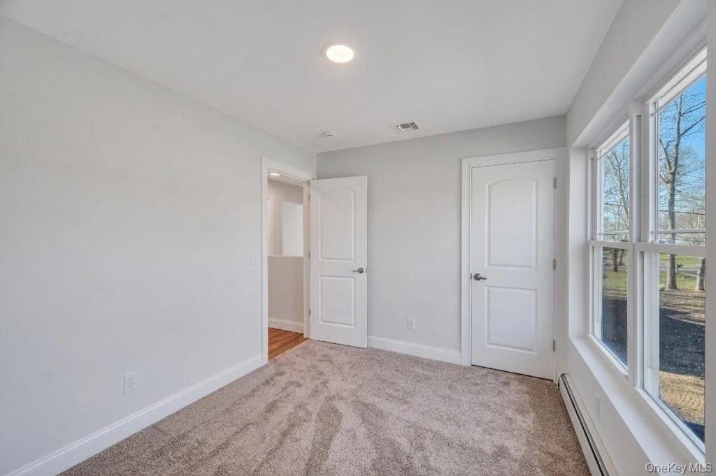 Single Family Starlight  Suffolk County, NY 11967, MLS-980842-40