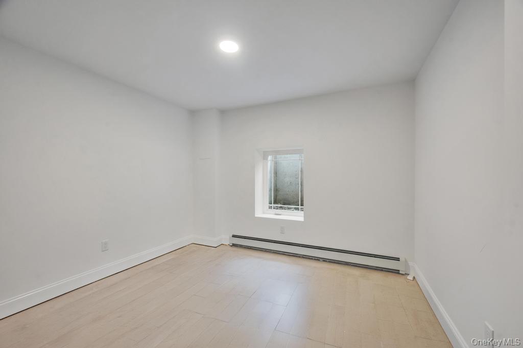 Single Family Starlight  Suffolk County, NY 11967, MLS-980842-44