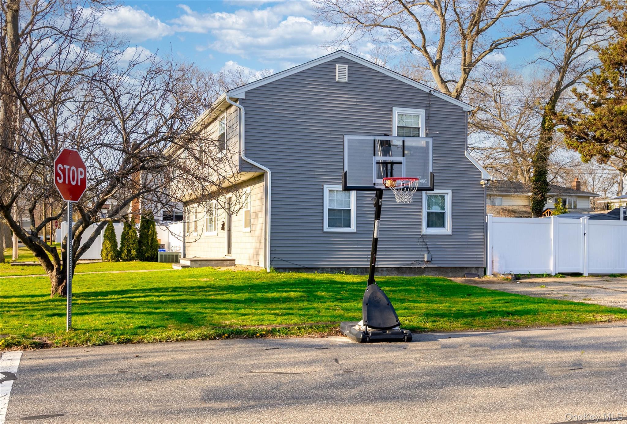 Single Family Cheltenham  Suffolk County, NY 11704, MLS-980853-4