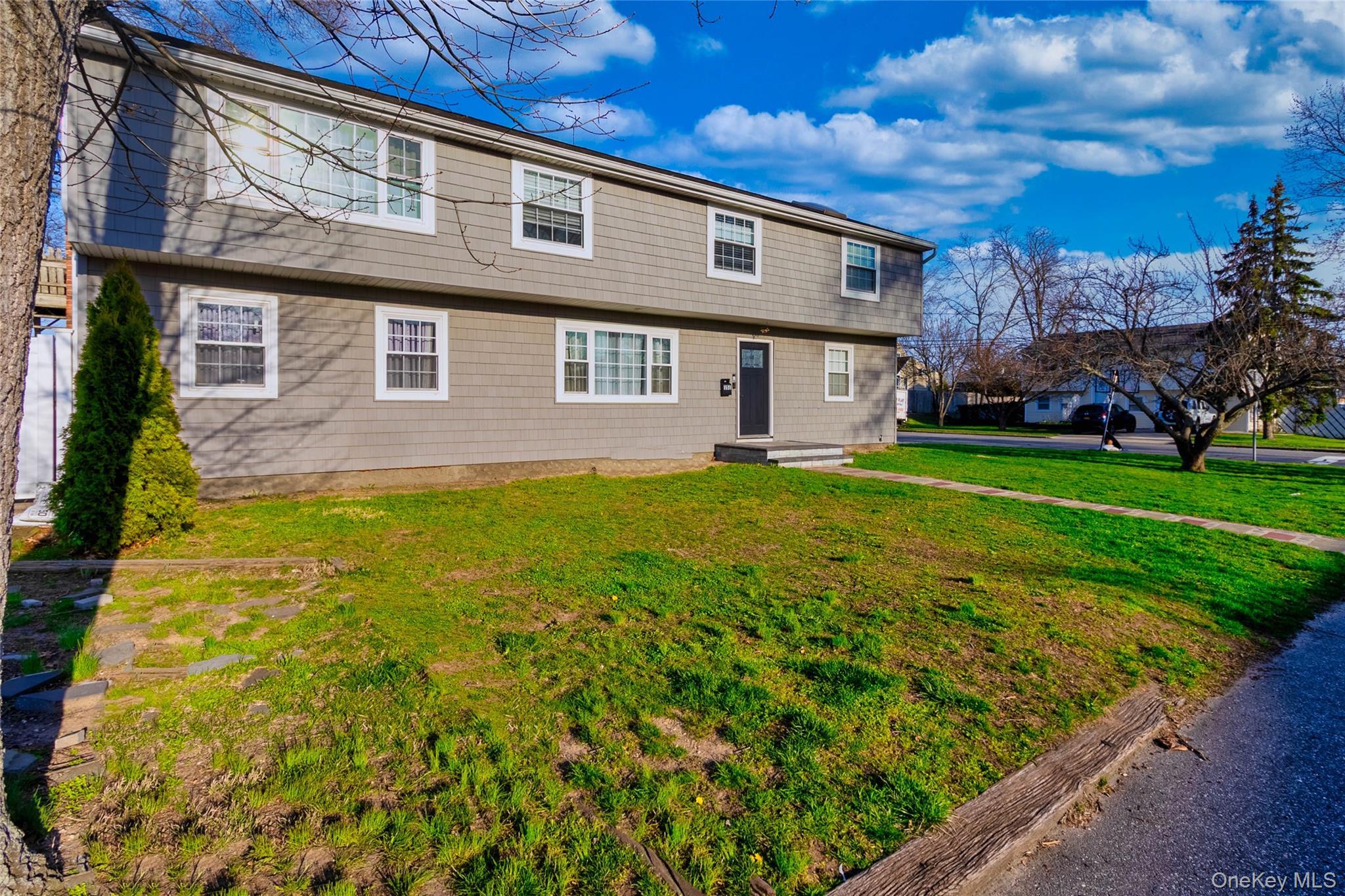 Single Family Cheltenham  Suffolk County, NY 11704, MLS-980853-6