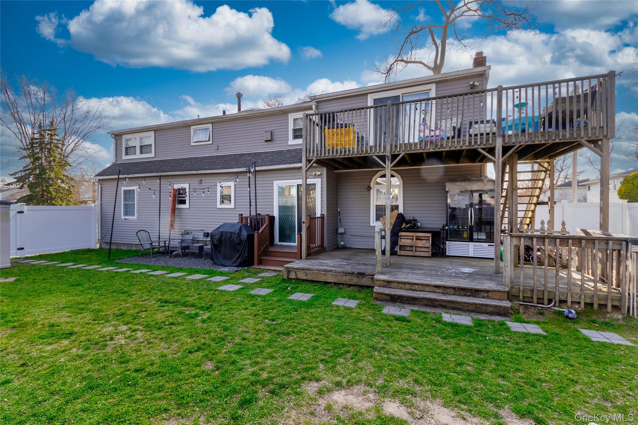 Single Family Cheltenham  Suffolk County, NY 11704, MLS-980853-7