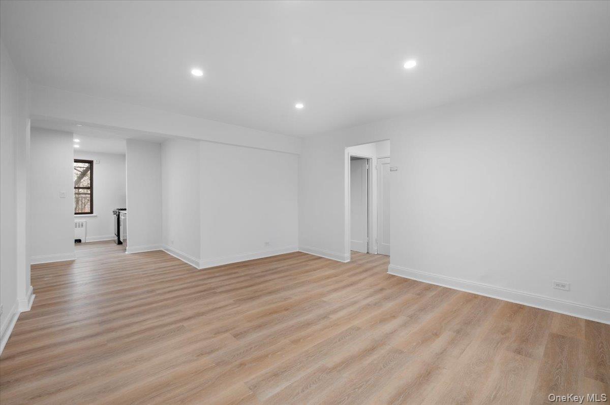 Coop Greystone  Bronx, NY 10463, MLS-980872-13