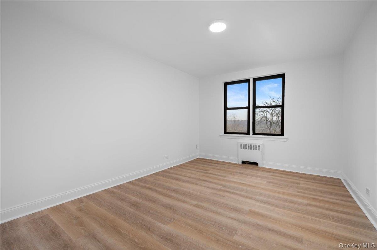 Coop Greystone  Bronx, NY 10463, MLS-980872-14