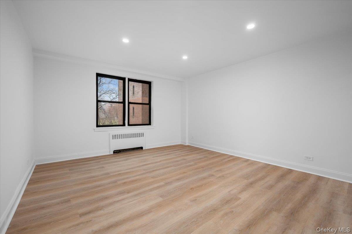 Coop Greystone  Bronx, NY 10463, MLS-980872-16