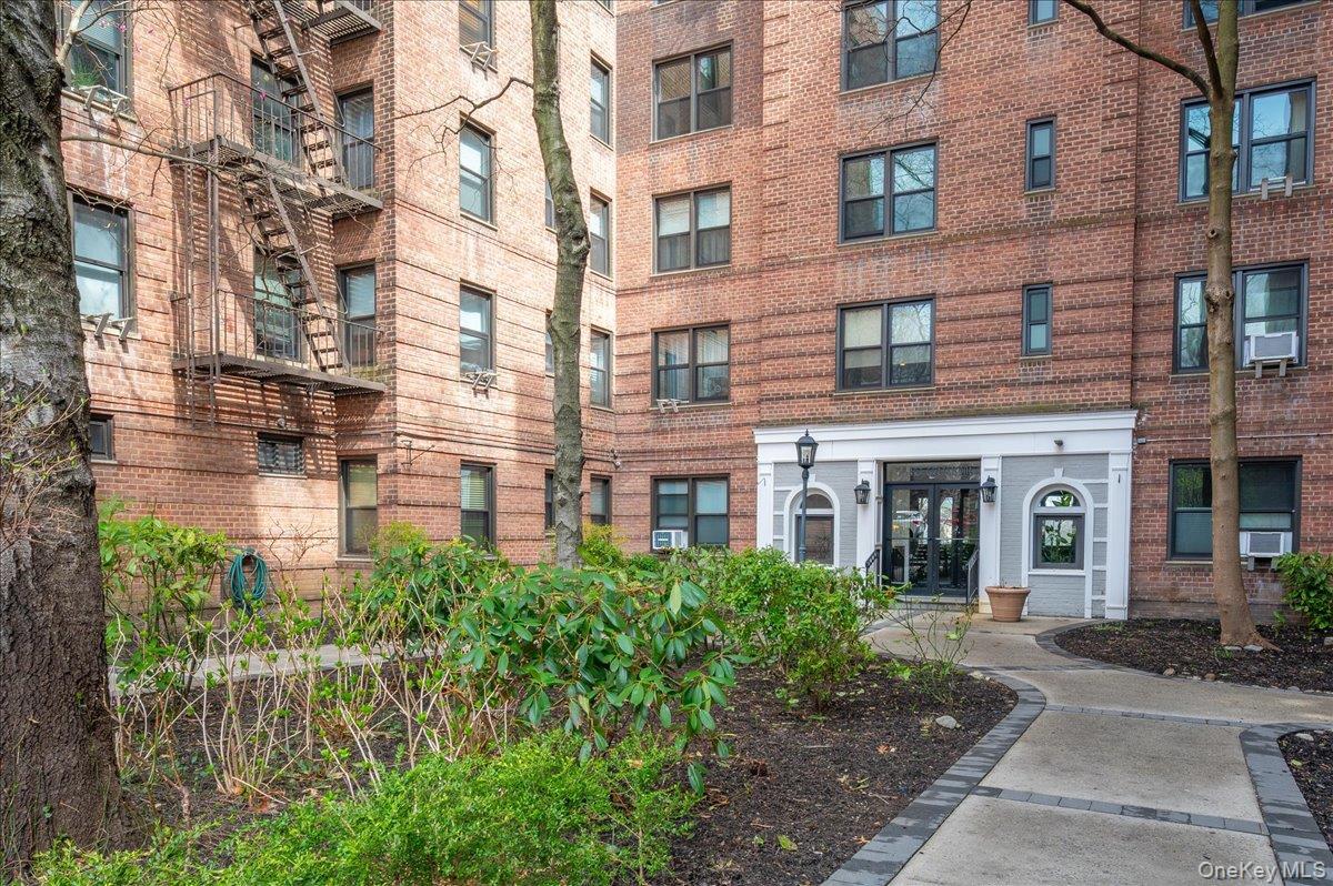 Coop Greystone  Bronx, NY 10463, MLS-980872-19