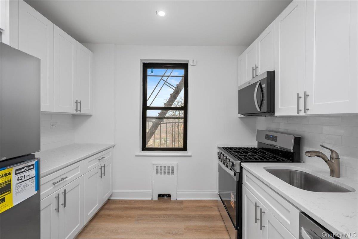 Coop Greystone  Bronx, NY 10463, MLS-980872-3